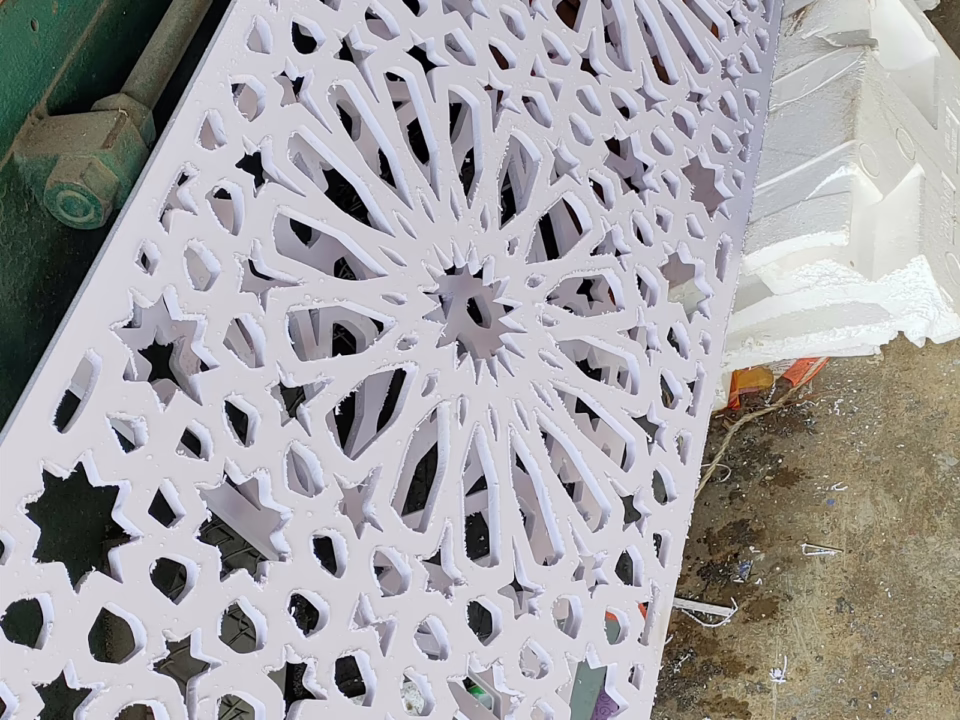 แผ่นฉลุลายตัดเลเซอร์ ลวดลายละเอียด งานแอทไซน์บอร์ด หาดใหญ่